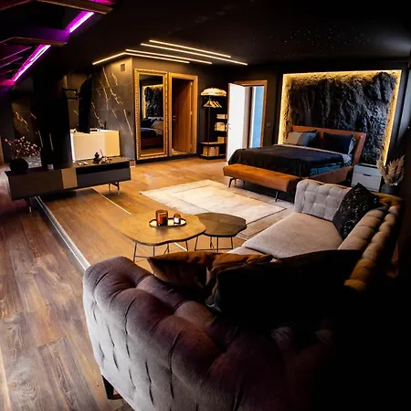 Unique Luxury *